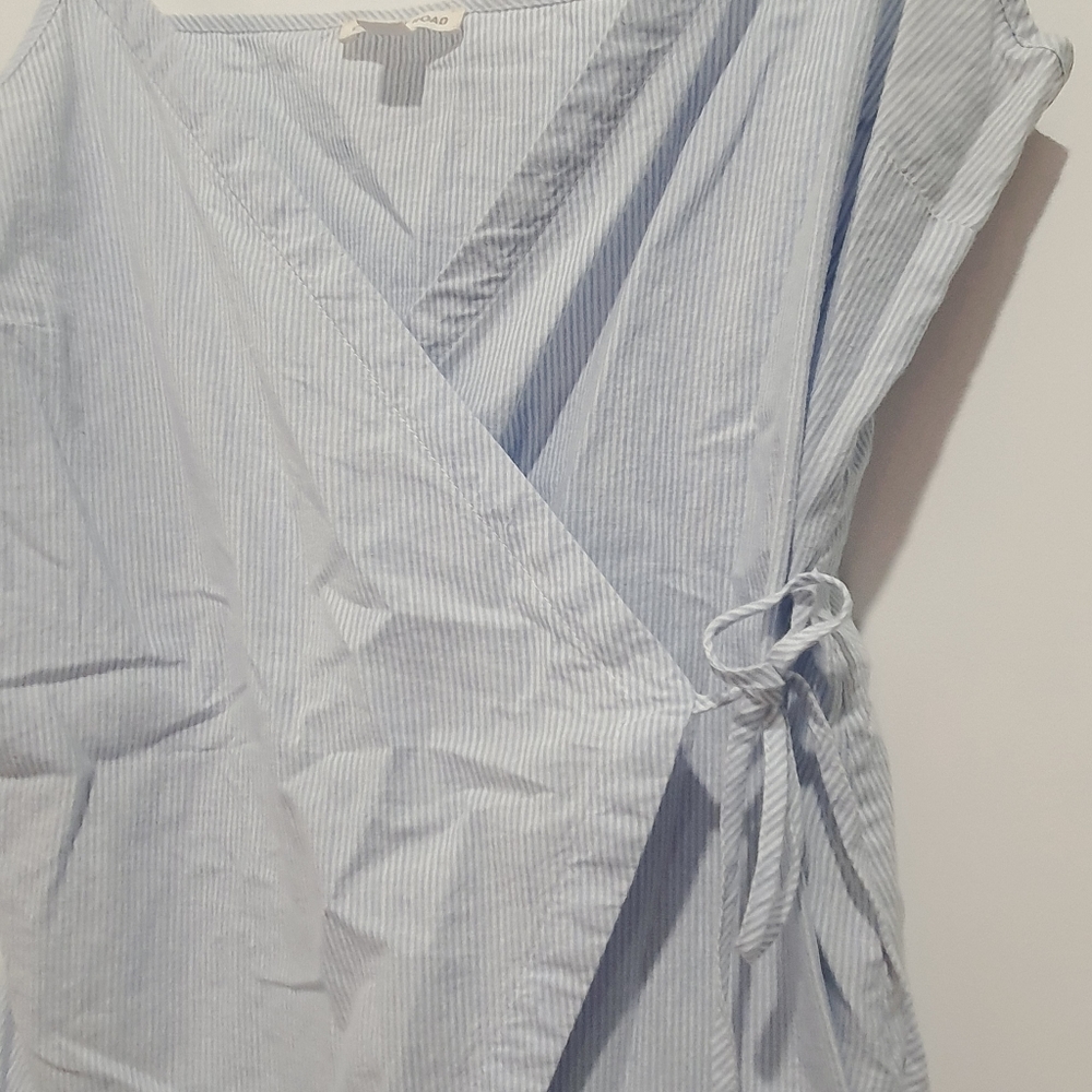 Country Road size M blue/white striped wrap top - Picture 2 of 6